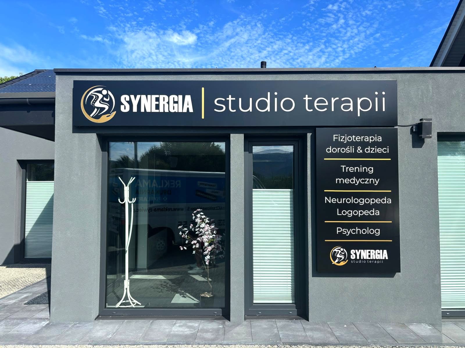 //synergia-studio.pl/wp-content/uploads/2026/09/Synergia-budynek.jpg